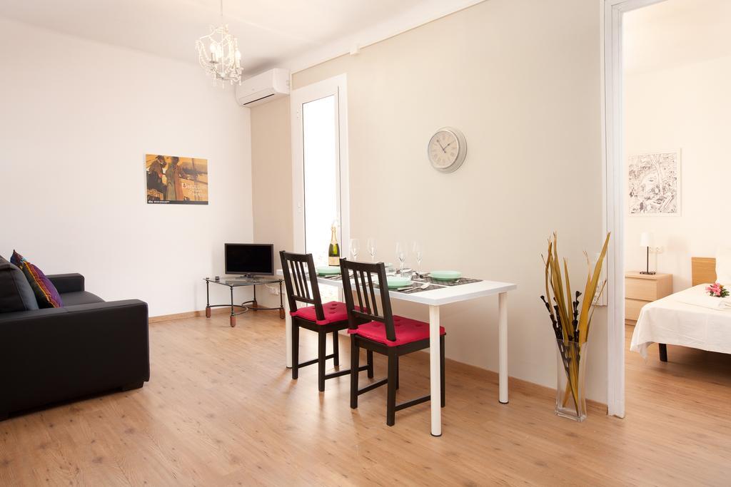 Centric Apartment El Molino Theater P1 Barcelona Room photo